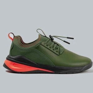 NWT. Clove. Classic Healthcare Sneakers Limited Edition Juniper Berry Green. 7.